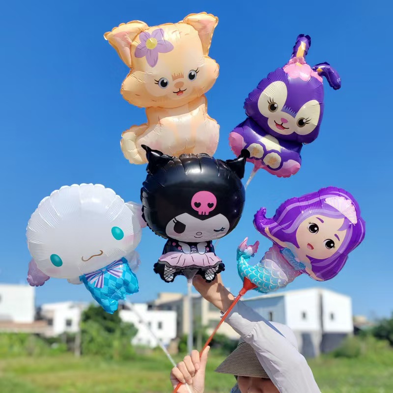 కర్రలపై చిన్న రేకు బుడగలు